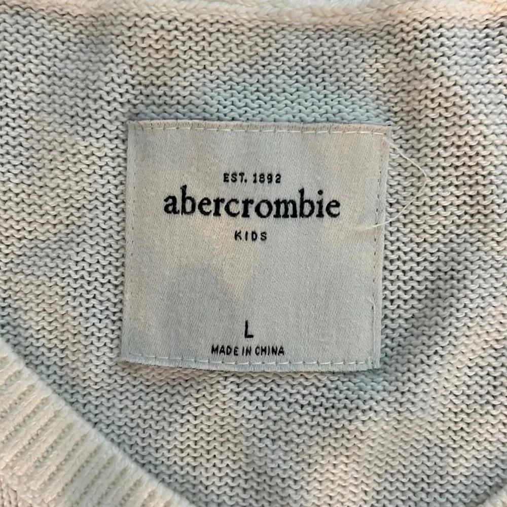 Girls Abercrombie & Fitch V neck sweater size large- cream/ off white - Picture 2 of 10